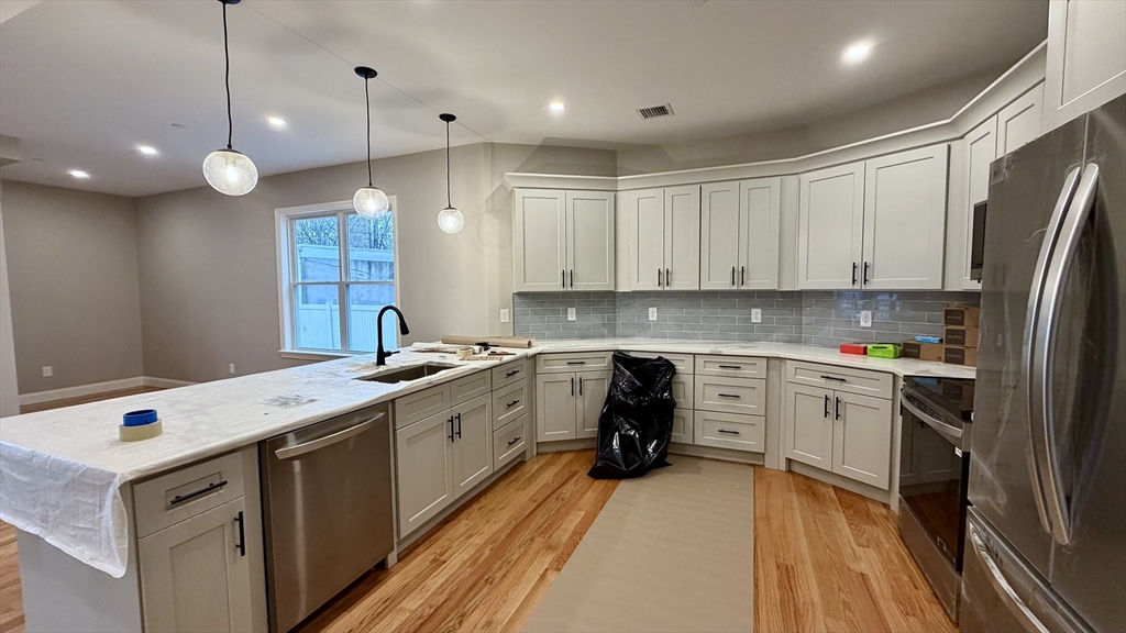 663 Columbia Road, Boston, Massachusetts, 5 Bedrooms Bedrooms, 7 Rooms Rooms,3 BathroomsBathrooms,Residential Lease,For Rent,Columbia Road,73456550