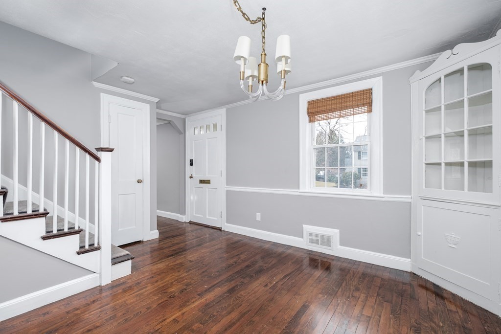 18 Larch Road, Wellesley, Massachusetts, 3 Bedrooms Bedrooms, 6 Rooms Rooms,1.5 BathroomsBathrooms,Residential Lease,For Rent,Larch Road,73450675