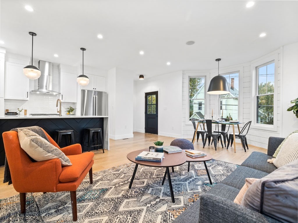 156 Hudson St, Somerville, Massachusetts, 4 Bedrooms Bedrooms, 7 Rooms Rooms,3.5 BathroomsBathrooms,Residential,For Sale,Hudson St,73357176