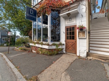 197 E. Main, Gloucester, Massachusetts, 3 Rooms Rooms,0.5 BathroomBathrooms,Residential,For Sale,E. Main,73457677