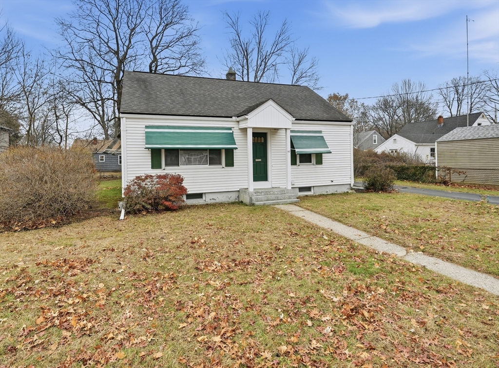 47 Holy Cross Street, Springfield, Massachusetts, 2 Bedrooms Bedrooms, 4 Rooms Rooms,1 BathroomBathrooms,Residential,For Sale,Holy Cross Street,73457410