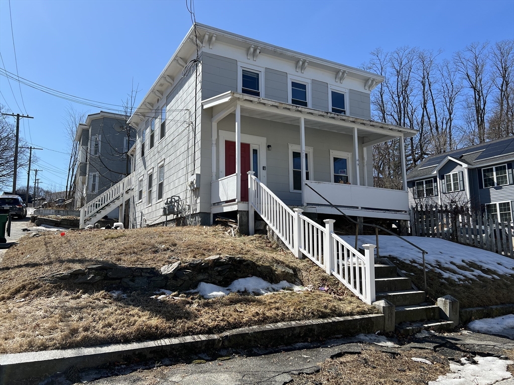 28 Maple St, Fitchburg, Massachusetts, 4 Bedrooms Bedrooms, 9 Rooms Rooms,2 BathroomsBathrooms,Residential Income,For Sale,Maple St,73394733
