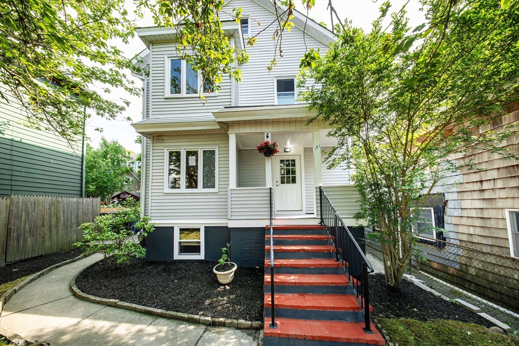 121 Horton St, Fall River, Massachusetts, 4 Bedrooms Bedrooms, 18 Rooms Rooms,2 BathroomsBathrooms,Residential Income,For Sale,Horton St,73386821