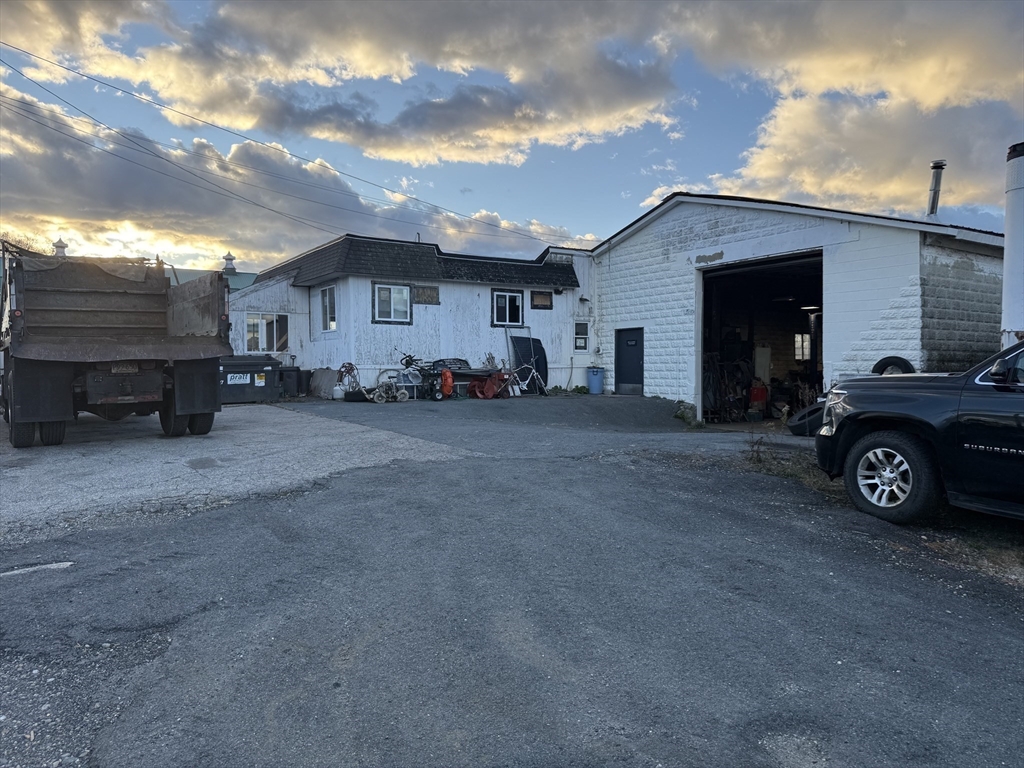 477 Hartford Ave W, Uxbridge, Massachusetts, ,Commercial Sale,For Sale,Hartford Ave W,73452481