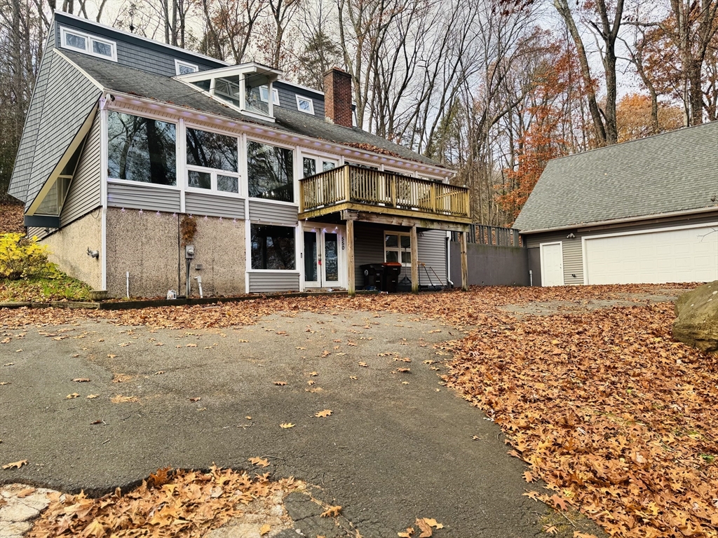550 Southwick St, Agawam, Massachusetts, 3 Bedrooms Bedrooms, 7 Rooms Rooms,2.5 BathroomsBathrooms,Residential,For Sale,Southwick St,73455030