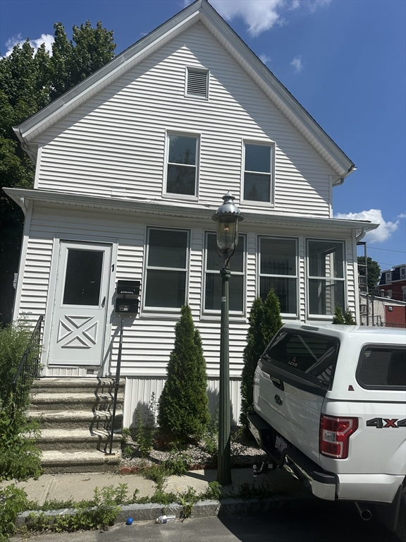 1 Dayton Pl, Worcester, Massachusetts, 4 Bedrooms Bedrooms, 8 Rooms Rooms,2 BathroomsBathrooms,Residential Income,For Sale,Dayton Pl,73404917