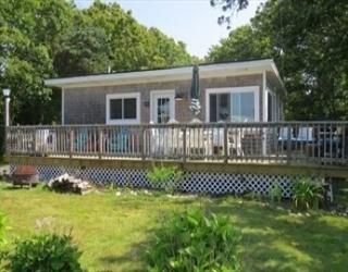 17 Balsam Street, Winter Rental, Fairhaven, Massachusetts, 3 Bedrooms Bedrooms, 5 Rooms Rooms,1 BathroomBathrooms,Residential Lease,For Rent,Balsam Street, Winter Rental,73407474