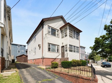 306-308 Chelsea St, Everett, Massachusetts, 5 Bedrooms Bedrooms, 11 Rooms Rooms,2.5 BathroomsBathrooms,Residential Income,For Sale,Chelsea St,73408446 306-308 Chelsea St, Everett, Massachusetts, 5 Bedrooms Bedrooms, 11 Rooms Rooms,2.5 BathroomsBathrooms,Residential Income,For Sale,Chelsea St,73408446