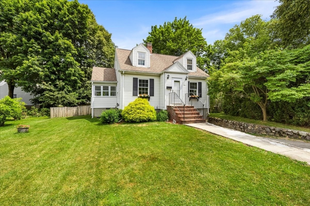 5 Marston Rd, Walpole, Massachusetts, 3 Bedrooms Bedrooms, 6 Rooms Rooms,1.5 BathroomsBathrooms,Residential,For Sale,Marston Rd,73399698