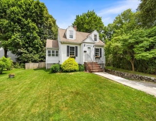 5 Marston Rd, Walpole, Massachusetts, 3 Bedrooms Bedrooms, 6 Rooms Rooms,1.5 BathroomsBathrooms,Residential,For Sale,Marston Rd,73399698