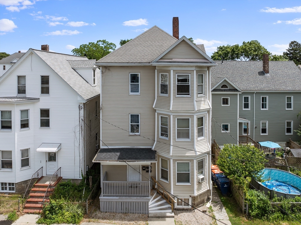 164 Richmond St, New Bedford, Massachusetts, 9 Bedrooms Bedrooms, 15 Rooms Rooms,3 BathroomsBathrooms,Residential Income,For Sale,Richmond St,73401339