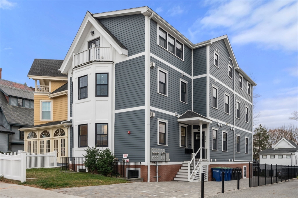 144 Highland Ave, Somerville, Massachusetts, 2 Bedrooms Bedrooms, 5 Rooms Rooms,1.5 BathroomsBathrooms,Residential,For Sale,Highland Ave,73459913