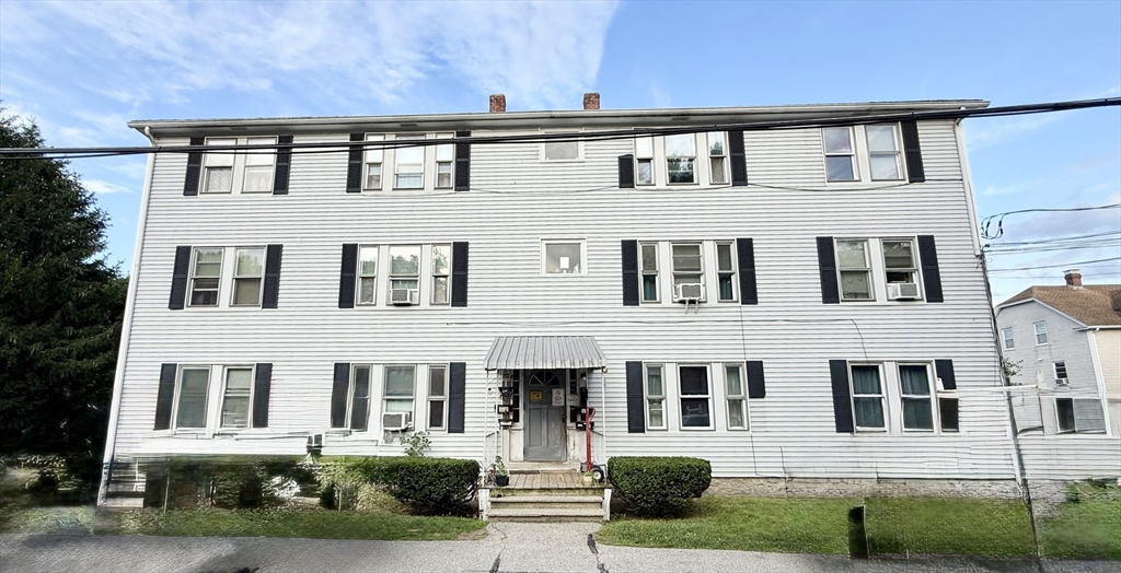 19 Williams St, Dudley, Massachusetts, 12 Bedrooms Bedrooms, 24 Rooms Rooms,6 BathroomsBathrooms,Residential Income,For Sale,Williams St,73403967
