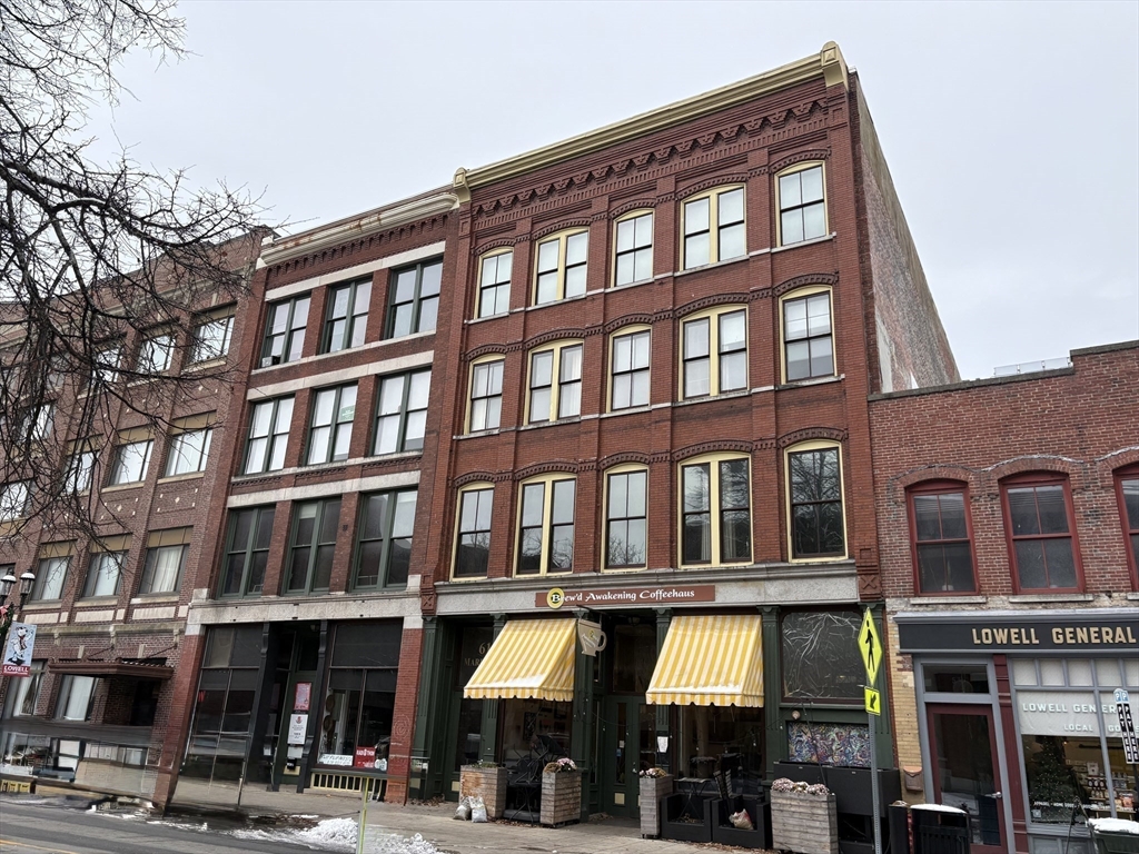 61 Market Street, Lowell, Massachusetts, 1 Bedroom Bedrooms, 4 Rooms Rooms,1 BathroomBathrooms,Residential Lease,For Rent,Market Street,73458369