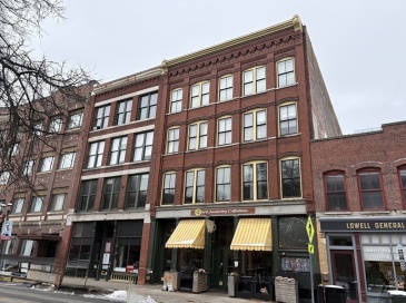 61 Market Street, Lowell, Massachusetts, 1 Bedroom Bedrooms, 4 Rooms Rooms,1 BathroomBathrooms,Residential Lease,For Rent,Market Street,73458369