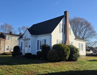 54 Grant Avenue, Somerset, Massachusetts, 3 Bedrooms Bedrooms, 6 Rooms Rooms,1.5 BathroomsBathrooms,Residential,For Sale,Grant Avenue,73459695