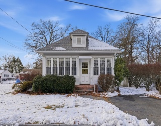 60 Barrison Street, Springfield, Massachusetts, 2 Bedrooms Bedrooms, 6 Rooms Rooms,1.5 BathroomsBathrooms,Residential,For Sale,Barrison Street,73460044