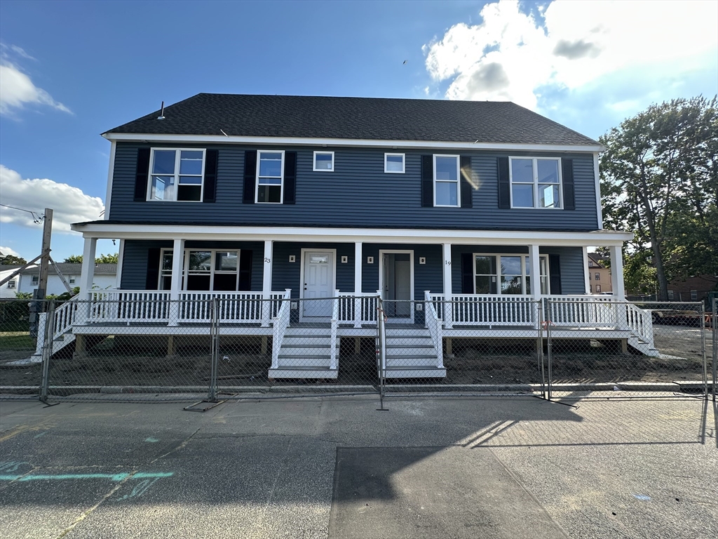 19-23 Pine Street Court, Springfield, Massachusetts, 8 Bedrooms Bedrooms, 14 Rooms Rooms,5 BathroomsBathrooms,Residential Income,For Sale,Pine Street Court,73426384