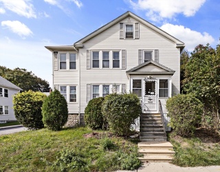 216 Providence St, Worcester, Massachusetts, 4 Bedrooms Bedrooms, 10 Rooms Rooms,2 BathroomsBathrooms,Residential Income,For Sale,Providence St,73438712