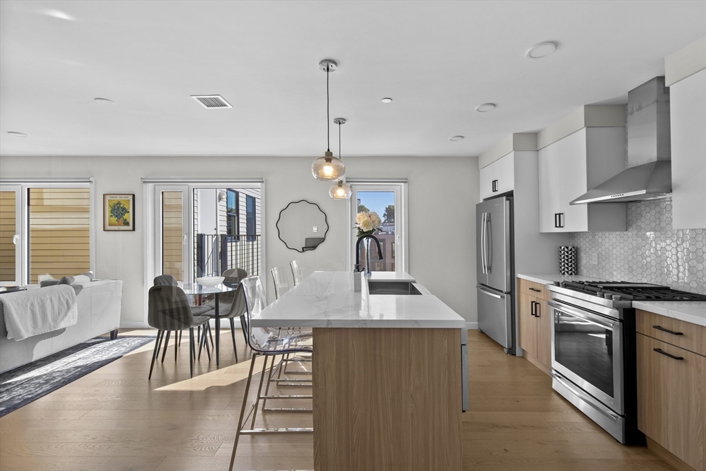 457 W Broadway, Boston, Massachusetts, 1 Bedroom Bedrooms, 3 Rooms Rooms,1 BathroomBathrooms,Residential Lease,For Rent,W Broadway,73446813