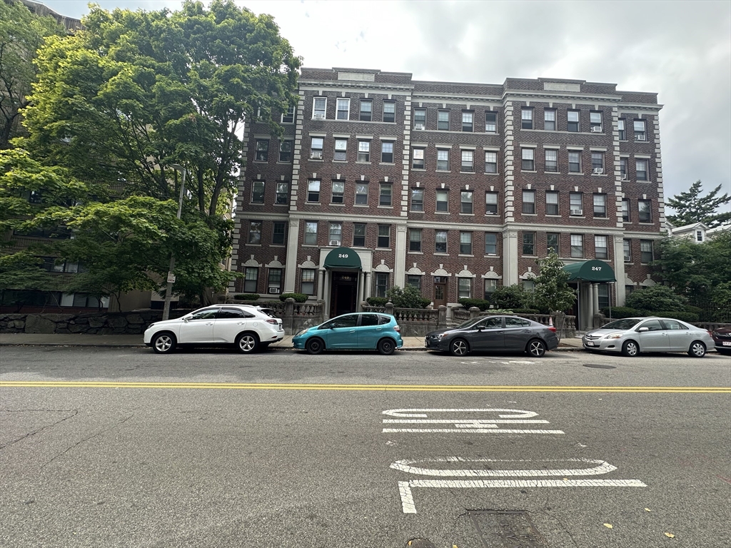 249 Chestnut Hill Ave, Boston, Massachusetts, 2 Bedrooms Bedrooms, 4 Rooms Rooms,1 BathroomBathrooms,Residential Lease,For Rent,Chestnut Hill Ave,73442639