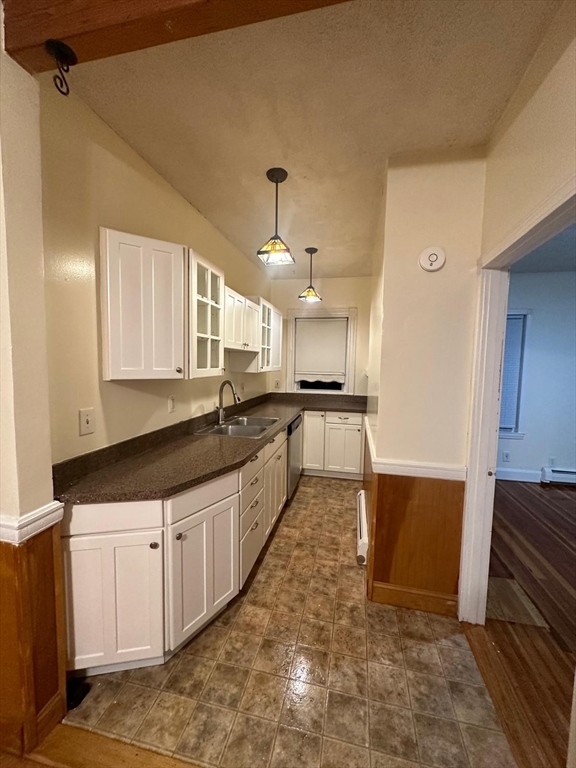 10-12 Lockwood St, Haverhill, Massachusetts, 3 Bedrooms Bedrooms, 5 Rooms Rooms,1 BathroomBathrooms,Residential Lease,For Rent,Lockwood St,73445284