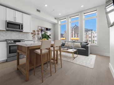 65 Meridian St, Boston, Massachusetts, 1 Bedroom Bedrooms, 3 Rooms Rooms,1 BathroomBathrooms,Residential Lease,For Rent,Meridian St,73444115