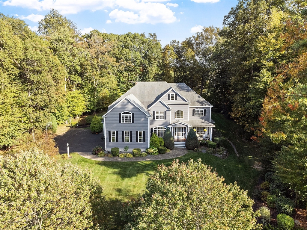 19 Magnolia Ln, Grafton, Massachusetts, 4 Bedrooms Bedrooms, 10 Rooms Rooms,4.5 BathroomsBathrooms,Residential,For Sale,Magnolia Ln,73438024