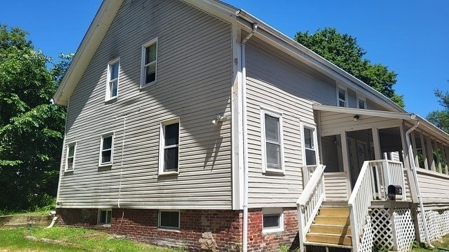 44 Mill St, Warren, Massachusetts, 6 Bedrooms Bedrooms, 10 Rooms Rooms,2 BathroomsBathrooms,Residential Income,For Sale,Mill St,73397632