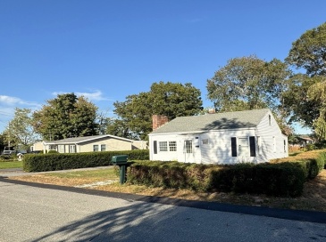 5 Lucie Avenue, Freetown, Massachusetts, 2 Bedrooms Bedrooms, 5 Rooms Rooms,1 BathroomBathrooms,Residential Lease,For Rent,Lucie Avenue,73449856