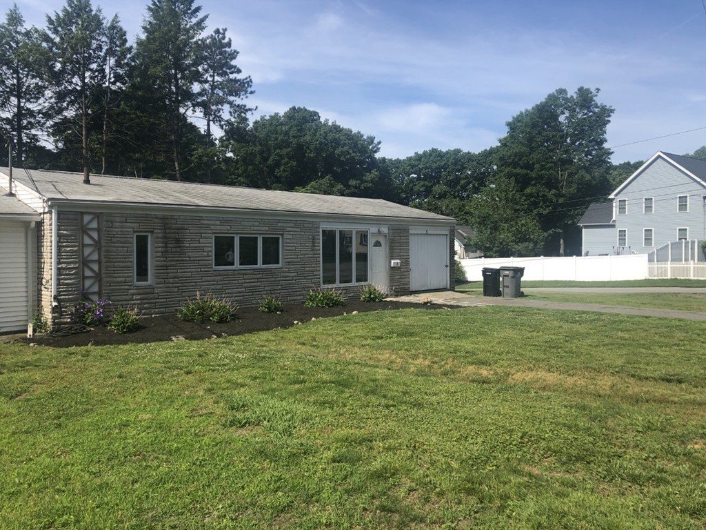 5 Leslie Road, Framingham, Massachusetts, 3 Bedrooms Bedrooms, 6 Rooms Rooms,1.5 BathroomsBathrooms,Residential Lease,For Rent,Leslie Road,73424209