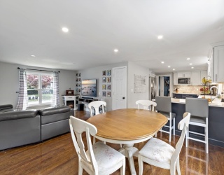 19 Milford Street, Plymouth, Massachusetts, 4 Bedrooms Bedrooms, 9 Rooms Rooms,2 BathroomsBathrooms,Residential,For Sale,Milford Street,73428478