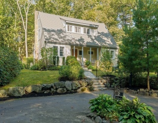 2 Fox Chase Ln, Weston, Massachusetts, 5 Bedrooms Bedrooms, 10 Rooms Rooms,2.5 BathroomsBathrooms,Residential,For Sale,Fox Chase Ln,73435958