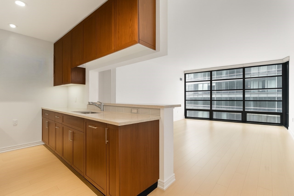 580 Washington, Boston, Massachusetts, 1 Bedroom Bedrooms, 3 Rooms Rooms,1 BathroomBathrooms,Residential Lease,For Rent,Washington,73439918