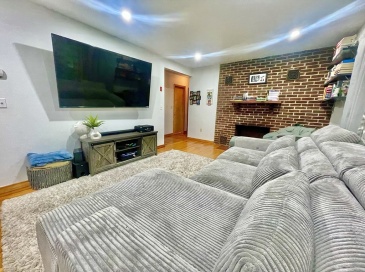 166 Phelps St, Marlborough, Massachusetts, 2 Bedrooms Bedrooms, 4 Rooms Rooms,1 BathroomBathrooms,Residential Lease,For Rent,Phelps St,73443041