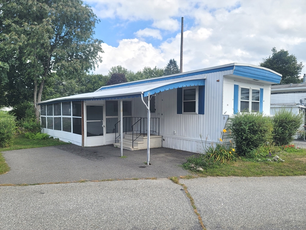 239 Ayer Rd, Littleton, Massachusetts, 1 Bedroom Bedrooms, 5 Rooms Rooms,1 BathroomBathrooms,Residential Lease,For Rent,Ayer Rd,73422023