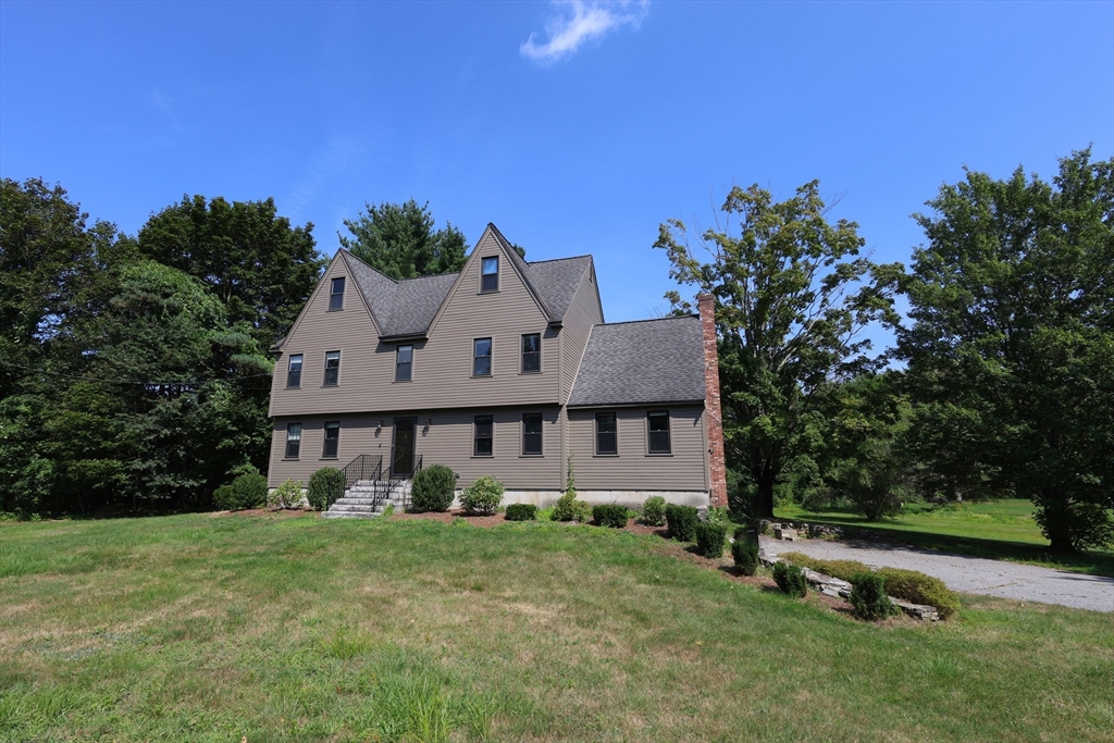 17 Fairview Drive, Westford, Massachusetts, 4 Bedrooms Bedrooms, 8 Rooms Rooms,2.5 BathroomsBathrooms,Residential Lease,For Rent,Fairview Drive,73418054