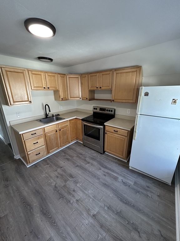 34-36 Park St, Webster, Massachusetts, 1 Bedroom Bedrooms, 4 Rooms Rooms,1 BathroomBathrooms,Residential Lease,For Rent,Park St,73448466