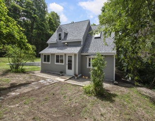 68 Birch Hill Rd, Douglas, Massachusetts, 3 Bedrooms Bedrooms, 8 Rooms Rooms,1 BathroomBathrooms,Residential,For Sale,Birch Hill Rd,73401127