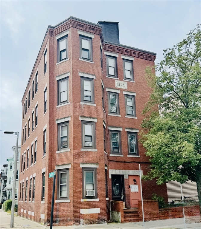 36 Ashley St., Boston, Massachusetts, 2 Bedrooms Bedrooms, 4 Rooms Rooms,1.5 BathroomsBathrooms,Residential Lease,For Rent,Ashley St.,73435778