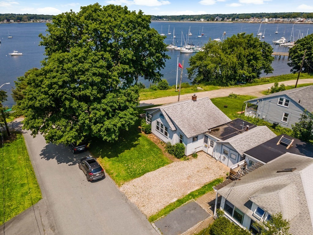 18 W Promenade St, Swansea, Massachusetts, 1 Bedroom Bedrooms, 5 Rooms Rooms,1 BathroomBathrooms,Residential Lease,For Rent,W Promenade St,73450682