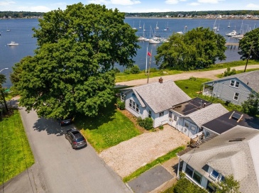 18 W Promenade St, Swansea, Massachusetts, 1 Bedroom Bedrooms, 5 Rooms Rooms,1 BathroomBathrooms,Residential Lease,For Rent,W Promenade St,73450682