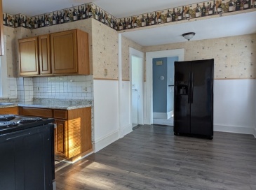 37 Linden Street, Rockland, Massachusetts, 3 Bedrooms Bedrooms, 6 Rooms Rooms,2 BathroomsBathrooms,Residential Lease,For Rent,Linden Street,73430439