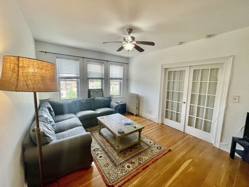 1662 Commonwealth Ave, Boston, Massachusetts, 2 Bedrooms Bedrooms, 5 Rooms Rooms,1 BathroomBathrooms,Residential,For Sale,Commonwealth Ave,73390971