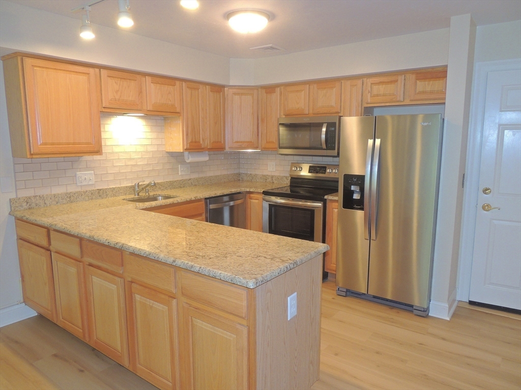 24 Greenleaves Drive, Amherst, Massachusetts, 2 Bedrooms Bedrooms, 4 Rooms Rooms,1 BathroomBathrooms,Residential,For Sale,Greenleaves Drive,73398441