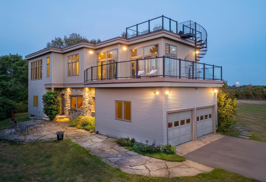 8 Goldfinch Way, Ipswich, Massachusetts, 3 Bedrooms Bedrooms, 5 Rooms Rooms,3.5 BathroomsBathrooms,Residential,For Sale,Goldfinch Way,73412126