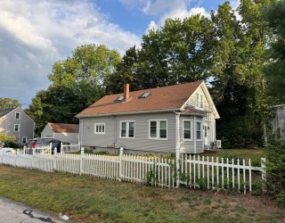 50 Lyng St, Dartmouth, Massachusetts, 4 Bedrooms Bedrooms, 8 Rooms Rooms,2 BathroomsBathrooms,Residential Income,For Sale,Lyng St,73423349