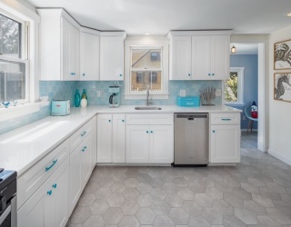 203 Northern Ave, Newburyport, Massachusetts, 3 Bedrooms Bedrooms, 7 Rooms Rooms,1 BathroomBathrooms,Residential Lease,For Rent,Northern Ave,73410592