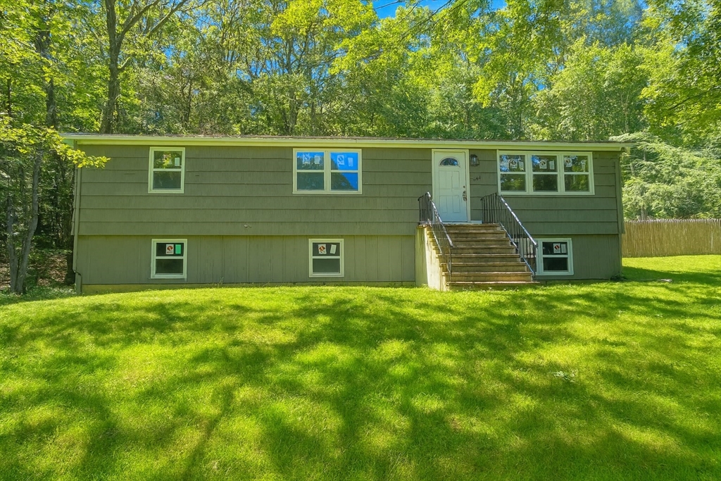 344 Leadmine Rd, Sturbridge, Massachusetts, 3 Bedrooms Bedrooms, 7 Rooms Rooms,1 BathroomBathrooms,Residential,For Sale,Leadmine Rd,73422926
