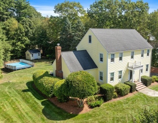 16 Wentworth Drive, Beverly, Massachusetts, 4 Bedrooms Bedrooms, 10 Rooms Rooms,2.5 BathroomsBathrooms,Residential,For Sale,Wentworth Drive,73431029